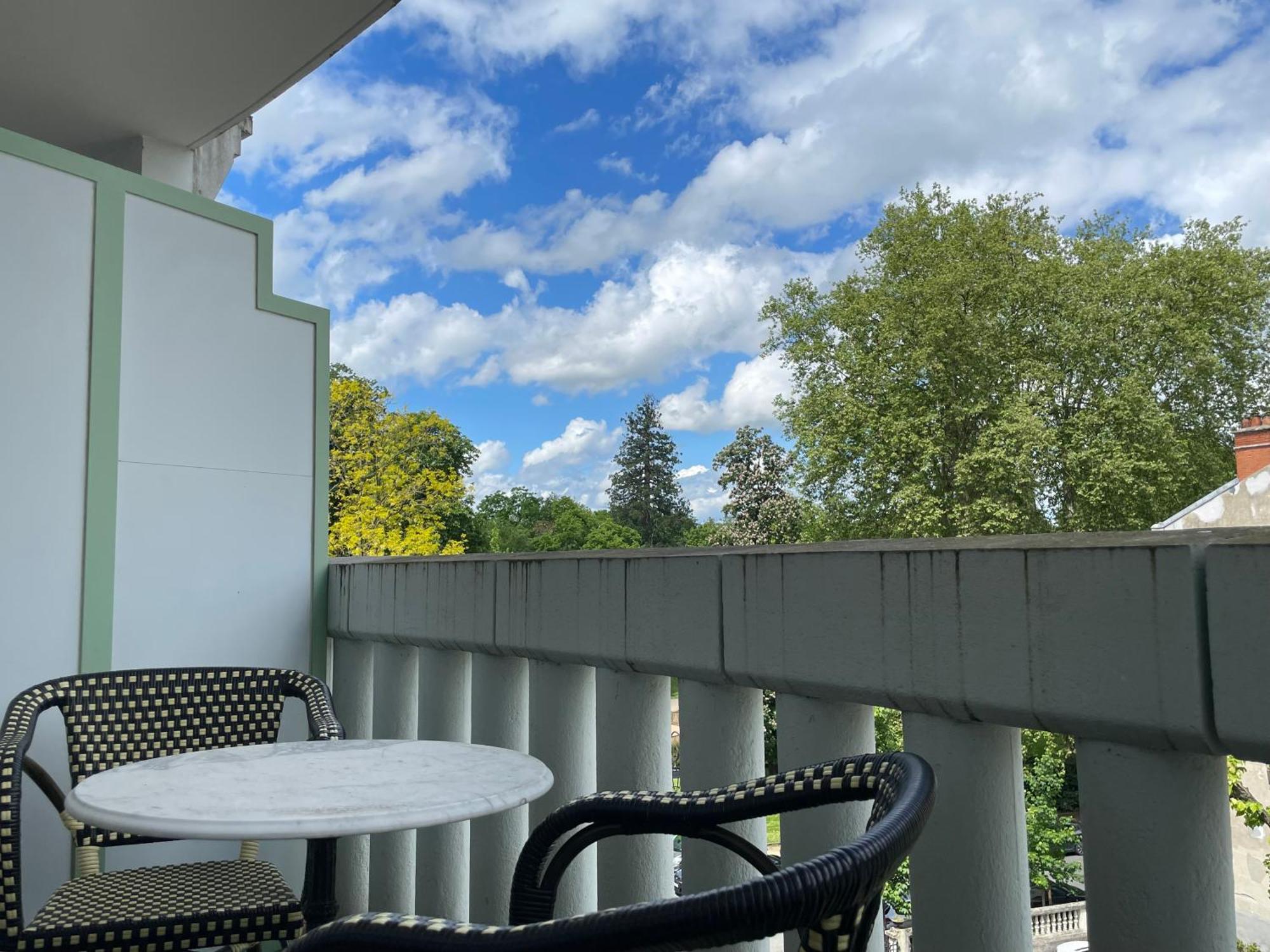 Le Joyau Des Parcs Classe 4 Etoiles Appartement Central Au Calme Avec Terrasse Vichy Exterior photo